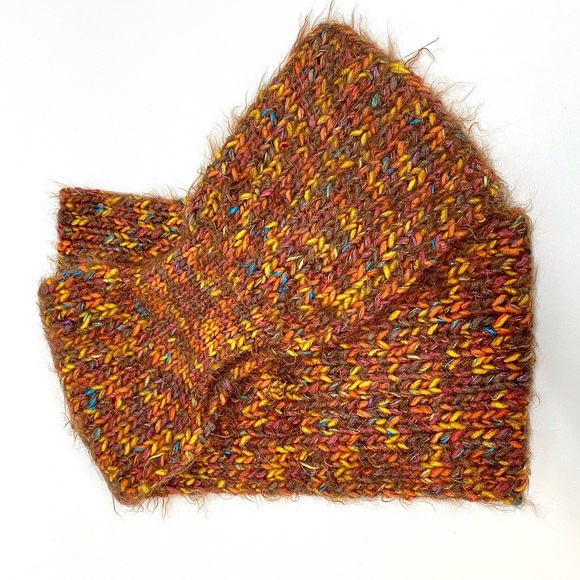 NWT Hand Knit Thick Chunky and Soft Thread Through Scarf in Autumn Colors - Picture 2 of 10